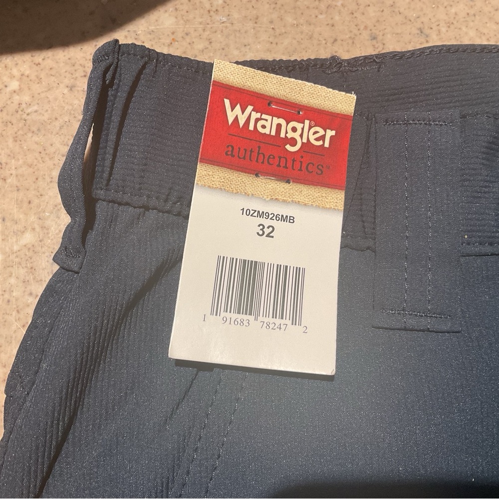 Wrangler NWT ~ 32 ~ Breathable Shorts